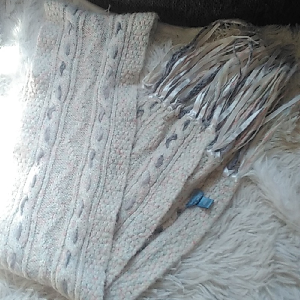 NWOT Apt 9 Confetti Laced Ribbon With Fringe Knitted Handmade